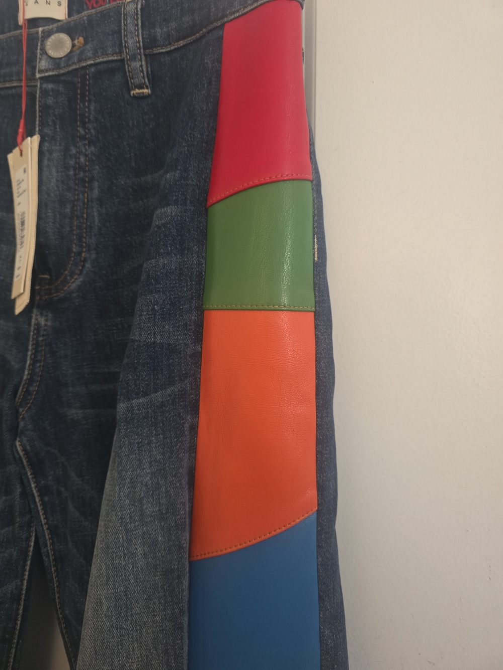 NWT Alice + Olivia Vegan Leather Flair Jean - Picture 3 of 7